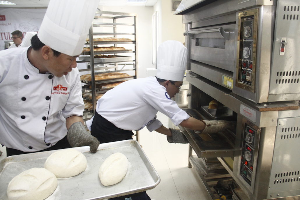 học làm bánh chuyên nghiệp chứng chỉ quốc tế của úc