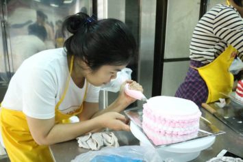 Tự làm bánh tặng mẹ cho ngày 20 tháng 10